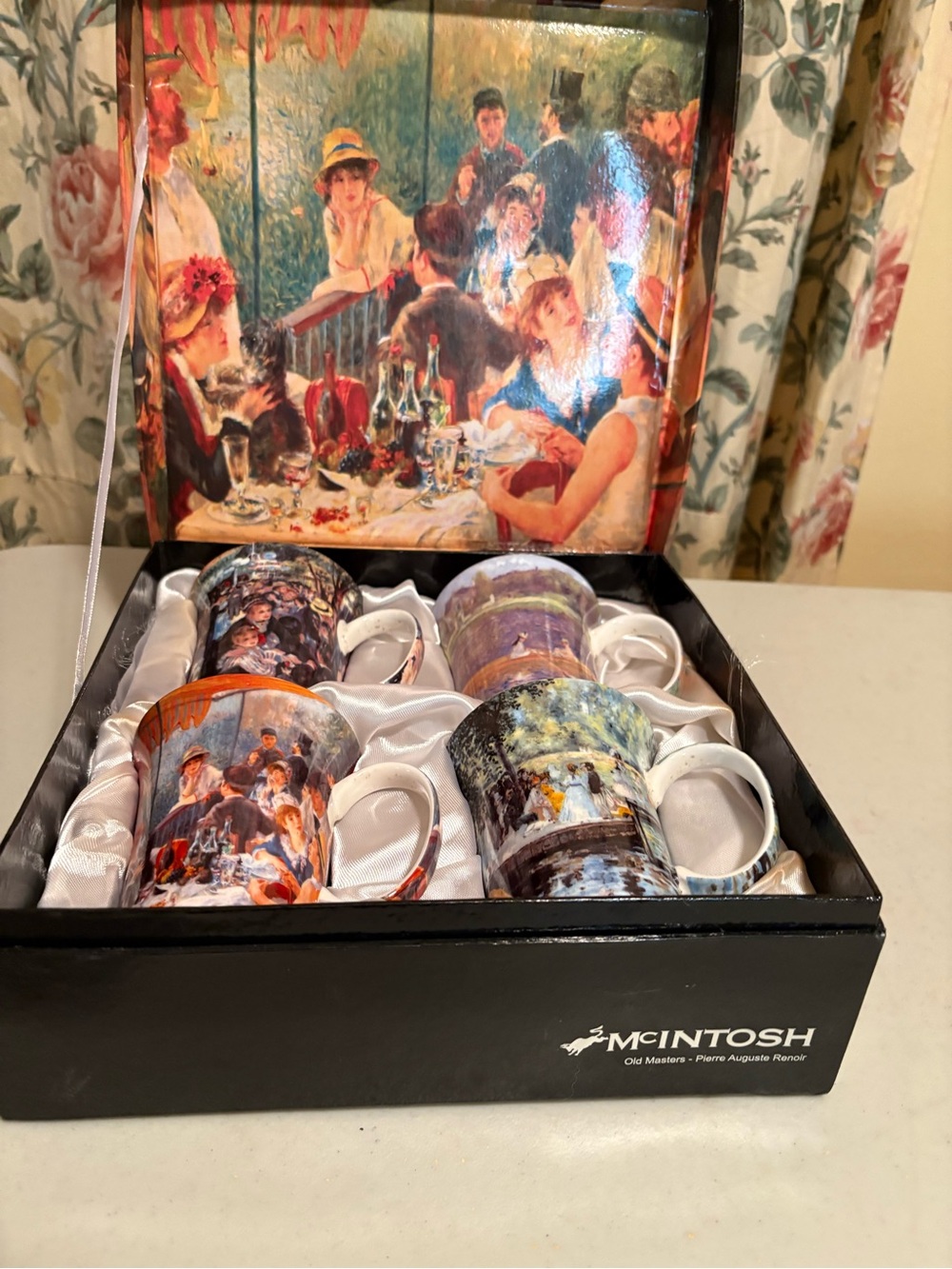 McIntosh Old Masters Renoit Collection Fine Bone China 4 Piece boxed set NIB